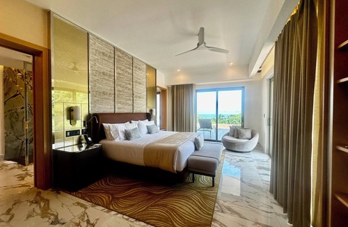 South Shore Hotel Area Resort | Relaxing studio corner with hot tub resort in charming Puerto Vallarta