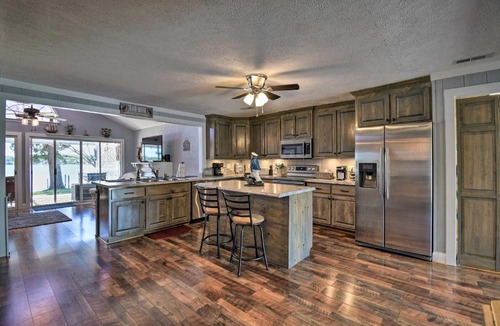 Deltaville House | Riverfront Cottage: Fire Pit & Kayaks