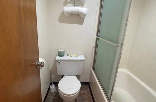 Walla Walla Hotel | Room Near Downtown Wineries | Free On-site Parking | Access to Walla Walla US 12