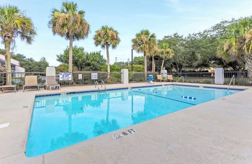 Charleston Hotel | Room with Easy Access to Waterfront Walks & Family Adventures