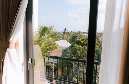 Hue Hotel | RubyHomeHue