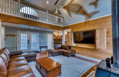 Kodiak House | Rustic Elegance 7 Bedrms 4 bath Cathedral Ceilings