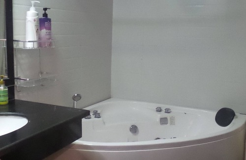Hai Duong Hotel | Sakura Building Hotel & Restaurand