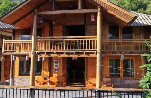 Hau Thao Cabin | Sao Sapa Homestay & Trekking