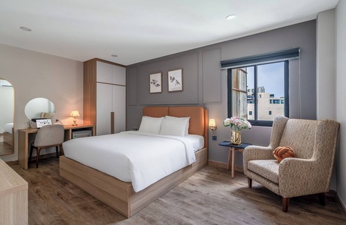 Bui Thi Xuan Hotel | SAZI Resin Hotel - Free Nails/HairWash
