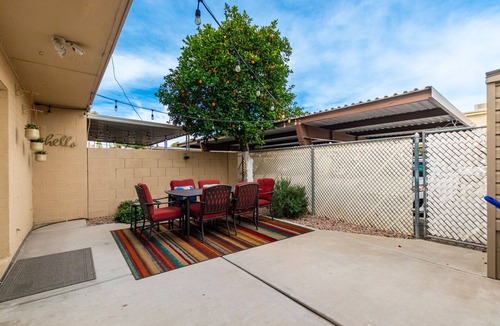 South Scottsdale House | Scottsdale Townhome 2BD, Easy Walk to Old Town
