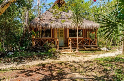 Francisco Uh May Cabin | Selvaluna Eco-chic cabin