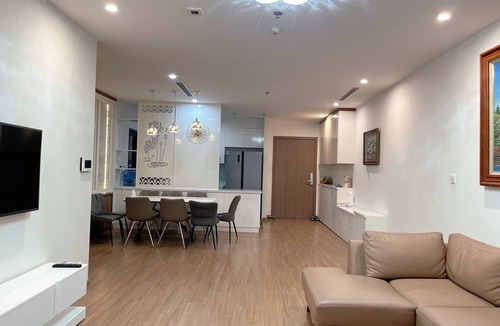 Tu Liem Apartment | Serene 4-bedroom apartment with AC in Vinhomes Skylake