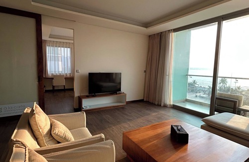 Son Tra Apartment | Serviced Aparthotel - 2 bedrooms, 3 balconies, beachfront, central, rooftop pool