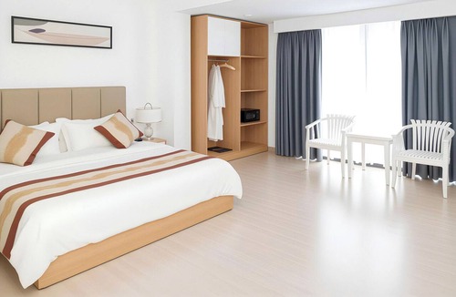 Bach Dang Riverside Hotel | Shankee Hotel Saigon Bui Vien Street