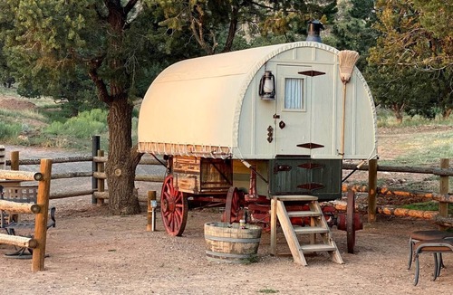 Grover House | Shepherds Camp Wagon Near Capitol Reef National Park