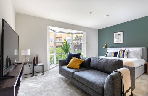 South Beach Apartment | Shimmering South Beach Studio w/3 Pools, 2mins to Muni by Blueground