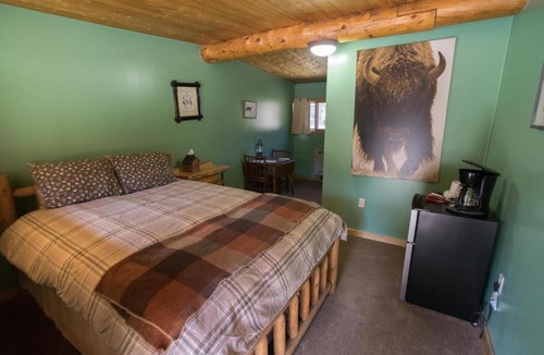 Cooke City-Silver Gate Hotel | Silver Gate Lodging