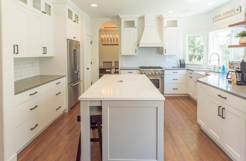 Larkspur House | Soft Tail