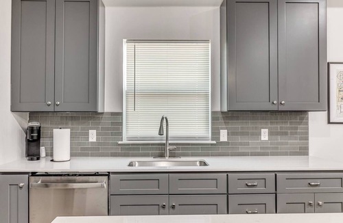 Central Oklahoma City Apartment | Spacious 3-bedroom Entire House in awesome Oklahoma City with AC