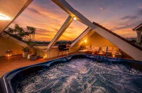 Yen Phu Villa | Spacious 8BR Rooftop Jacuzzi Villa for Groups near West Lake
