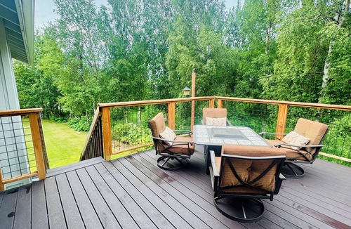 Abbott Loop House | Spacious Alaska Basecamp - Close to Trails, Wildlife, Shopping, & Adventures