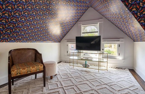 East Walnut HIlls Apartment | Spacious Studio Central Locale