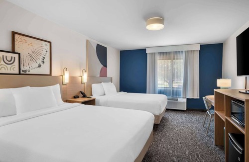 Grapevine Hotel | Spark by Hilton Grapevine DFW North