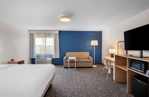 Grapevine Hotel | Spark by Hilton Grapevine DFW North