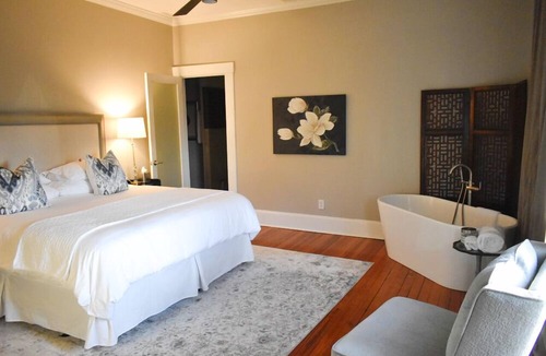 Monroe Hotel | Sparrow Grove Manor