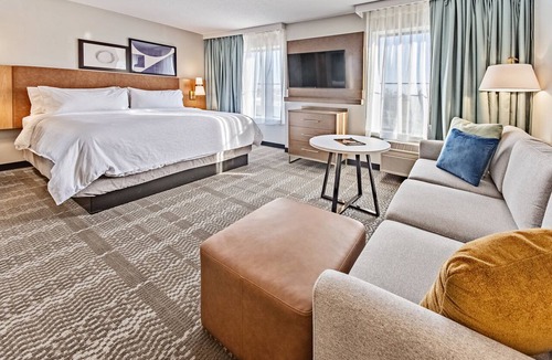 Cedar Rapids Hotel | Staybridge Suites Cedar Rapids North by IHG