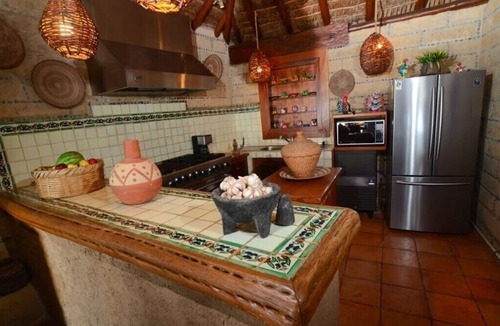 Zihuatanejo Villa | Steps from the beach, far from routine. An experience beyond the ordinary