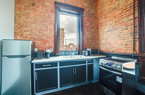 Marshall Apartment | Steps to Shops & Dining: Downtown Marshall Studio!