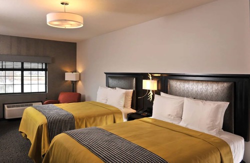Independence Hotel | Stoney Creek KC, Deluxe 2 Queen, Work Desk, Microwave | 3 Units