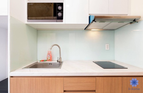 Tan Binh Apartment | Studio in Modern building with AC; Kitchen; 1.3km from TSN airport