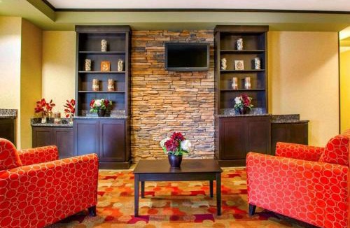 Cedar Falls Hotel | Suburban Studios Cedar Falls