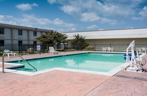 Bermuda Hotel | Suburban Studios Chester I-95