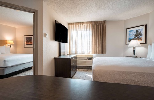 Fossil Creek Hotel | Suite w/Full Kitchen | Work Area | Ideal for Long Stays