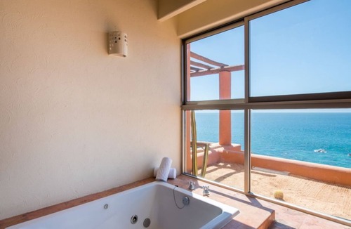 San Jose del Cabo Hotel | Sun-Drenched Studio Just Steps from the Beach