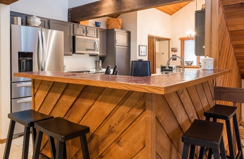 Elkhorn Village Condo | Sunburst Condo 2713 - Newly Updated w/Room for 8 & Hot Tub Onsite