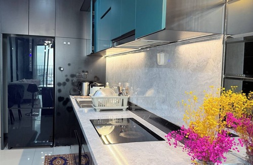 District 10 Apartment | The Atelier 1BR in Ha Do Centrosa