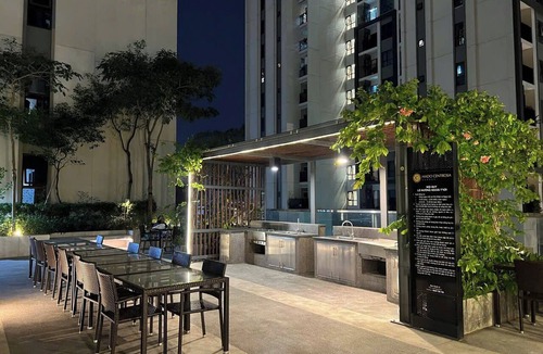 District 10 Apartment | The Atelier 1BR in Ha Do Centrosa