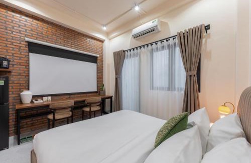 Tan Thuan Dong Apartment | The Brik by Velaluxe