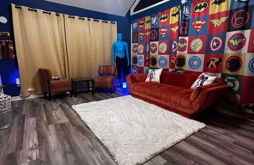 Clinton House | The Comic House