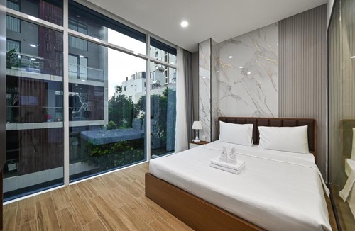 Tan Binh Hotel | The Crown Airport Hotel