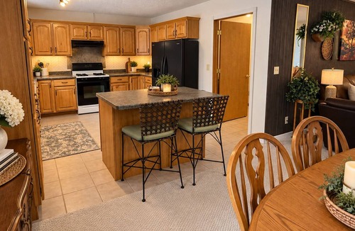 Solon Springs House | The Hive, a spacious secluded, pet-friendly retreat!