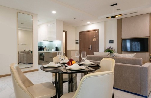 Hang Xanh Apartment | The Landmark 81- 2 Bedrooms Residence Suite