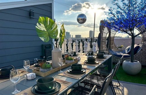 South Central Houston House | The Oasis Checkmate HTX Rooftop