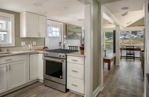 Onset House | The Onset Beach Compound-Cape Cod Beach Resort & Oceanic Habitat