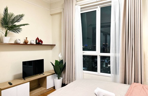 Hang Xanh Apartment | The Soulmate Homestay - Studio in Central Hochiminh with fantastic pool