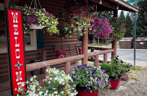 Red River Hotel | Three Bears Lodge