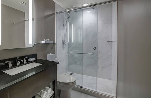 Capitol Hill Hotel | Three Units | On Site Bar | Central DC Stay | Near Capitol Hill & Monuments