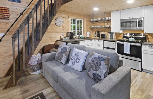 Ashford Cabin | Tiny Home A, just steps from Mt. Rainer Nat. Park w/firepit.
