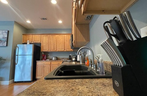 Kreole Apartment | Unwind After Work · 3BR 2BA · King Beds · W/D