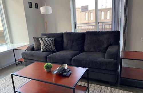 Milwaukee Apartment | Upscale Riverfront 2BR Apt